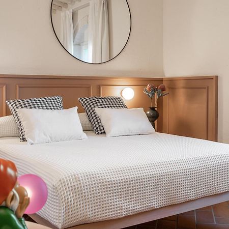 Scarlea Rooms Cecina  Eksteriør bilde